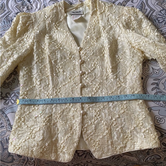 Elegant Sparkling gold/beige  Nu Mode Lace Top - Size 10 - Picture 8 of 12